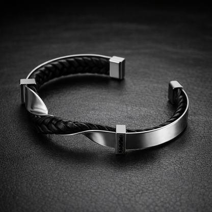 VELTOR REFINED CUFF BRACELET